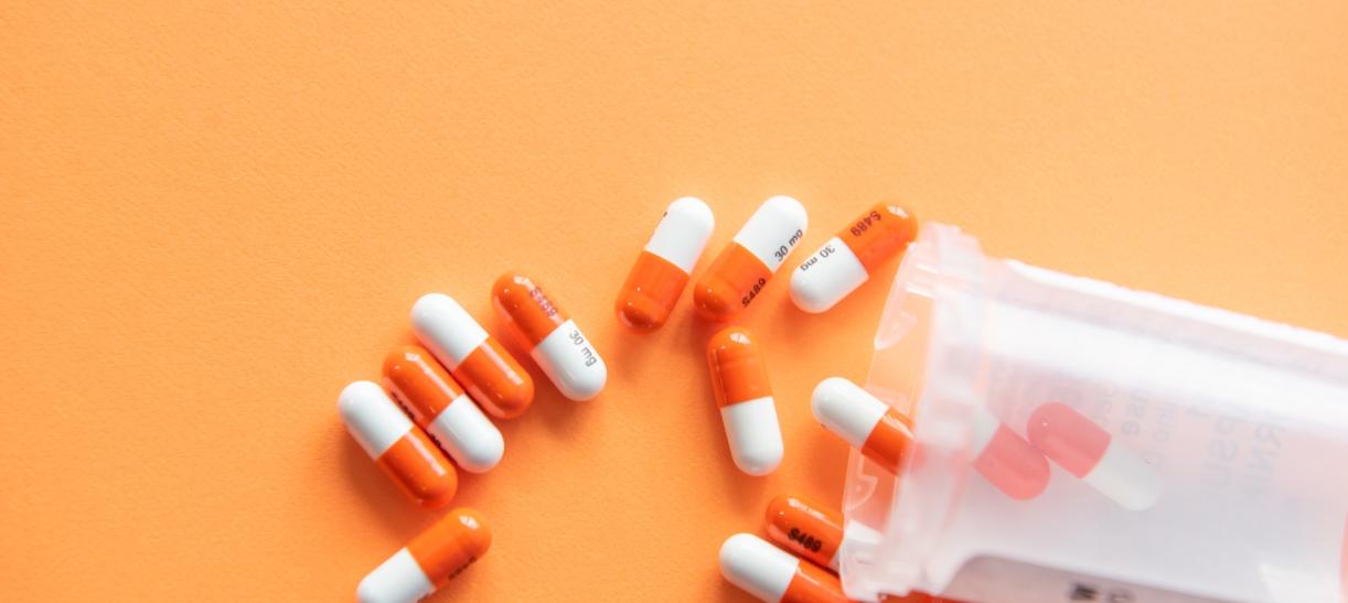 ¿Qué medicamentos suspende Cruz Verde a pacientes de EPS Sanitas?