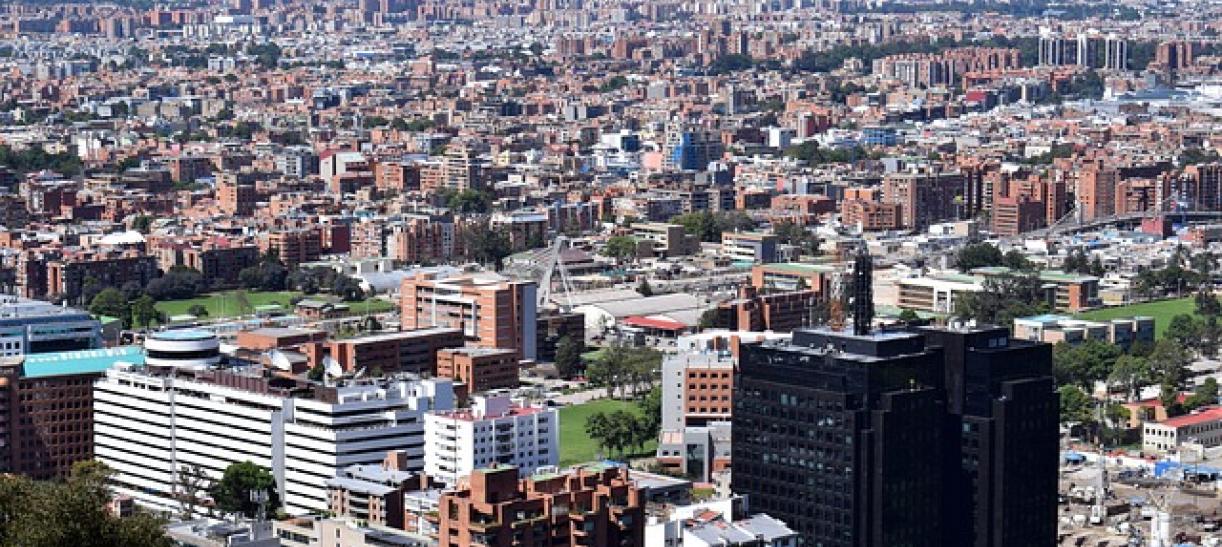Panorámica de Bogotá. Ilustra nota sobre impuesto predial y vehicular.