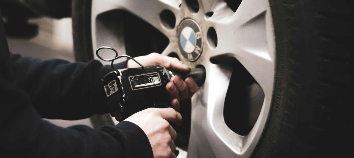 Kit de carretera para vehículos: elementos básicos que debes llevar