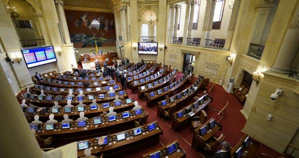 Avanza el proyecto que eliminaría costos excesivos en las universidades