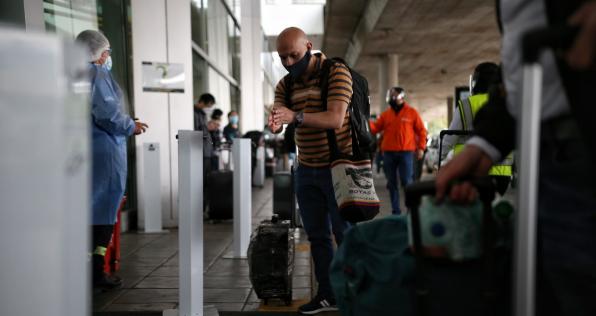 Regresan las pruebas PCR para viajeros y más datos clave del día