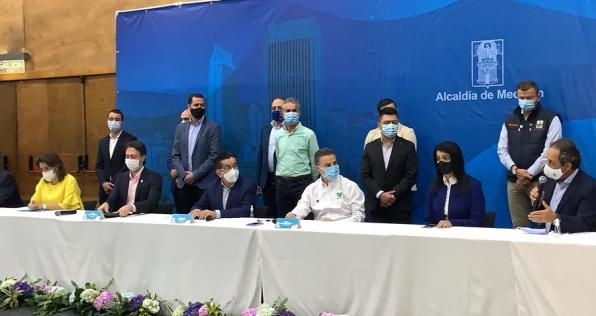 Cartel de la toga, paramilitares y toque de queda: los 3 hechos del día