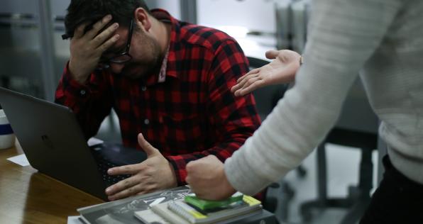 ¿Qué puedo hacer en caso de acoso laboral?