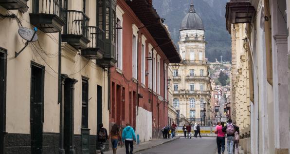 ¿A qué se expone una persona que no pague sus multas del Código de Policía? 