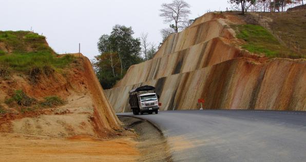 Gobierno insiste al Comité del Paro sobre necesidad de desbloquear vías