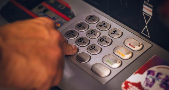Cambios en los cajeros automáticos: así podrás retirar tu dinero