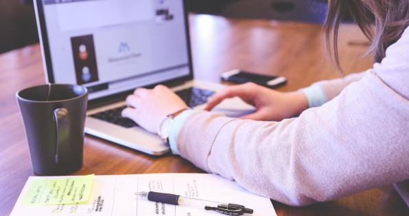 Cursos de inglés gratuitos: así puedes estudiar en línea