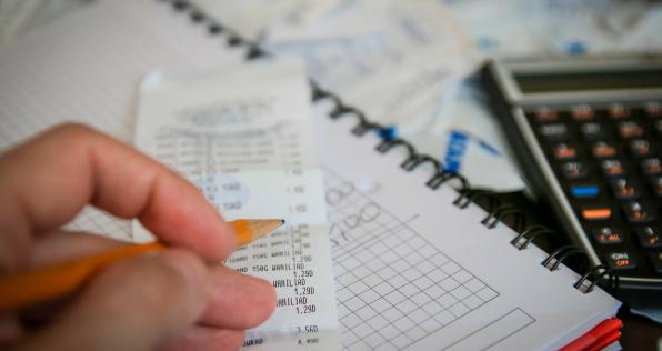 ¿Una asignatura de finanzas para que jóvenes aprendan a manejar su dinero?