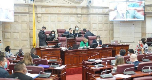 Avanza el proyecto de recorte de las vacaciones de los congresistas