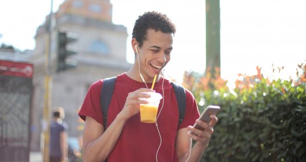 Colombianos no pagarán servicio de roaming internacional a partir del 2022