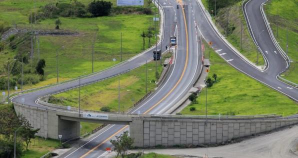 ¿Viajarás por carretera? Consulta el estado de las vías y sigue estas recomendaciones