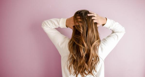 ¿Cómo puedes prevenir la caspa?