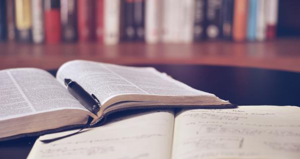 Profes a la U: así recibes apoyos económicos para continuar tus estudios