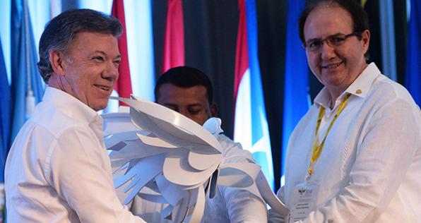 “De la justicia transicional depende el proceso de paz”: Presidente Santos