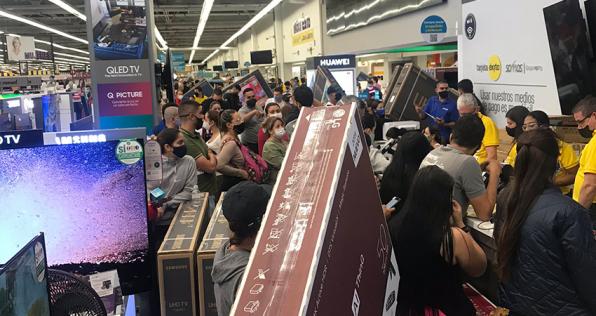 Entre filas y fallas: así fue el primer día sin IVA