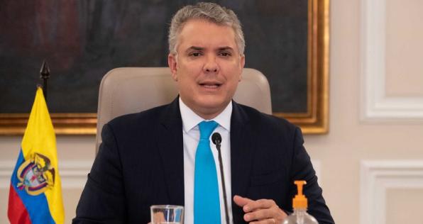 El pedido del presidente Duque a la 'rebelión de las canas'