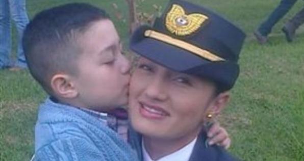 &amp;#039;Insignia&amp;#039; rinde un homenaje a las madres de las Fuerzas Militares de Colombia