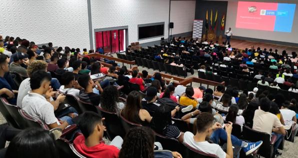 ¡Jóvenes en Acción abre 144.000 nuevos cupos!