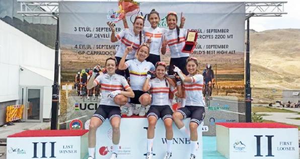 Laura Toconás: protagonista del histórico triunfo para el ciclismo femenino