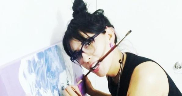  Artista plástica usa camuflados militares para crear obras artísticas