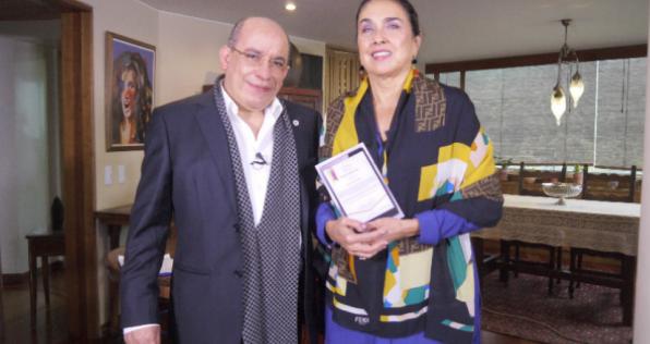 La cantante lírica Martha Senn recibe mención de honor