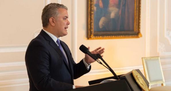 Gobierno responde a petición de llamar médicos extranjeros