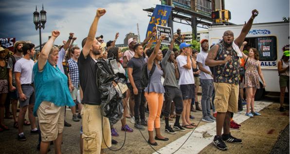 Miles en EE.UU. piden &#039;no más racismo ni abuso policial&#039;