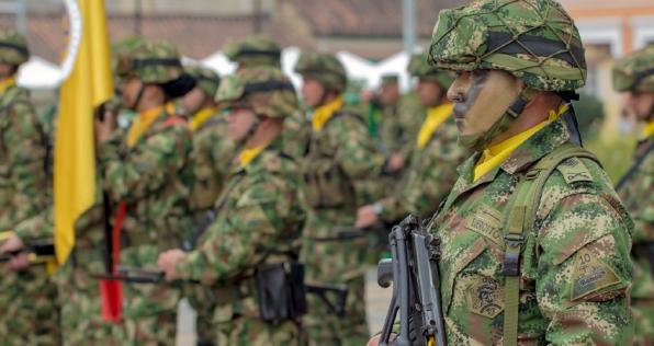 ¿Quiénes deben prestar servicio militar en Colombia?