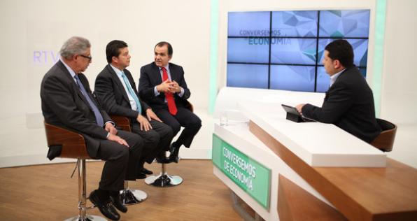 Video: ¿Qué porcentaje aumentará el salario mínimo en 2016?