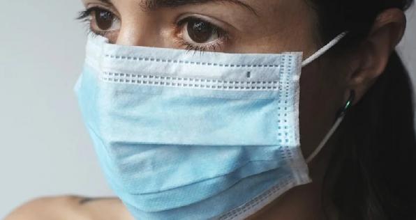 ¿Cómo debo cuidarme si debo ir a trabajar?