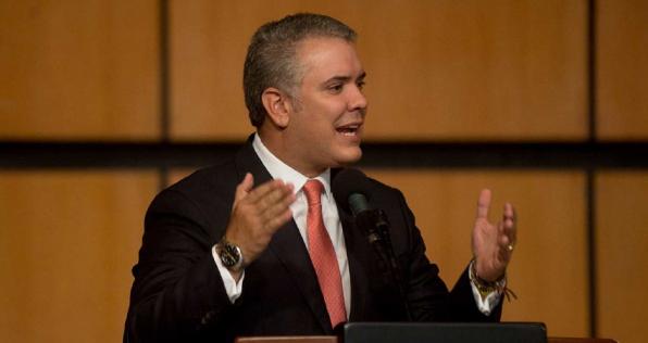 Gobierno anuncia el reinicio del fútbol colombiano 