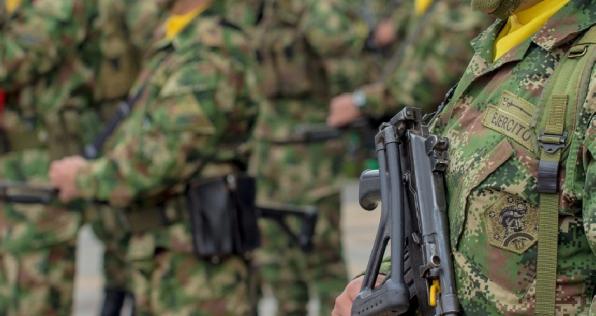 Militares acusados de violar a menor indígena aceptan cargos