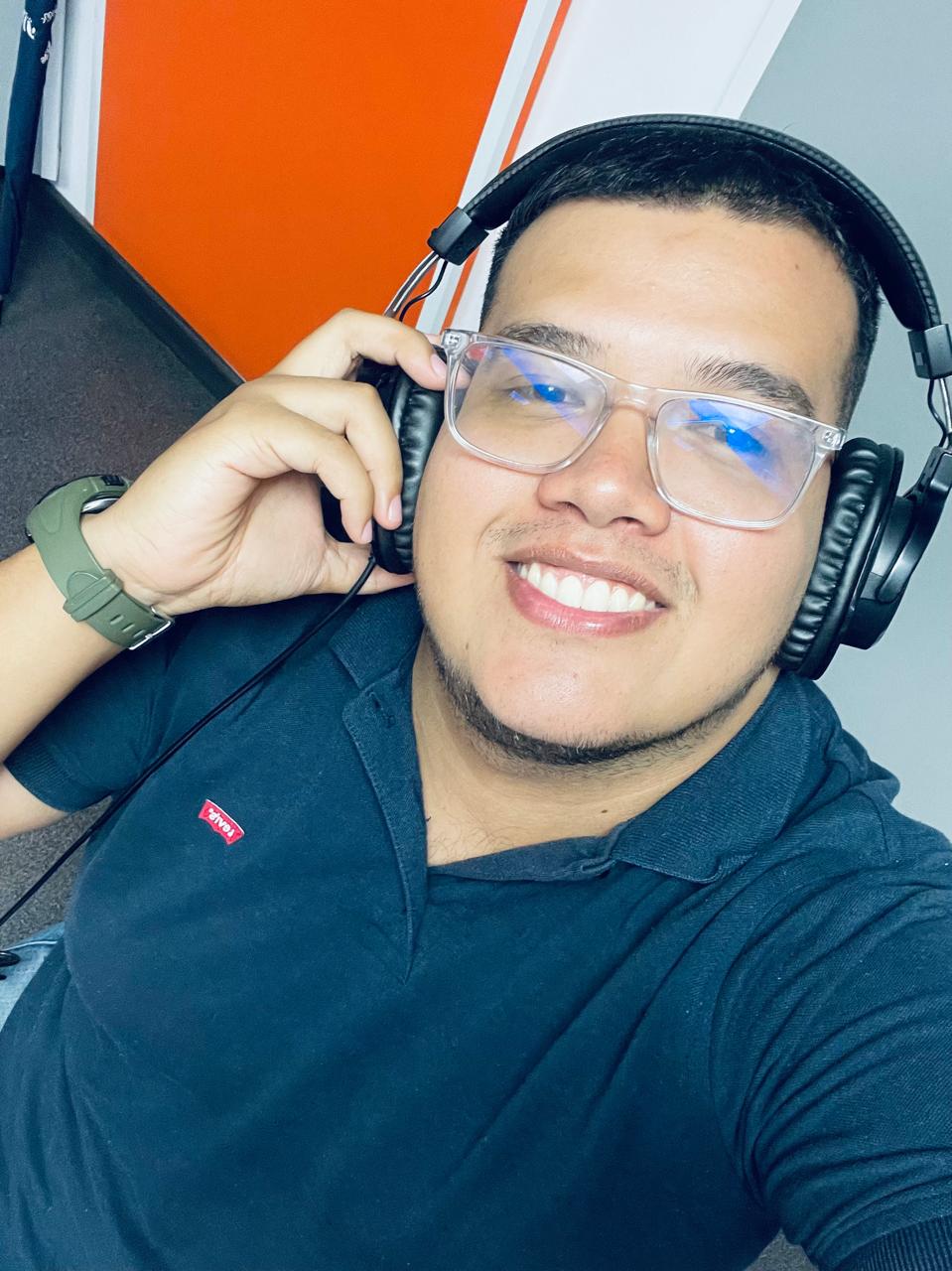 Juan Camilo Charrupive Tankur - Emisora de Paz del municipio de Florida, Valle del Cauca - 92.0 FM