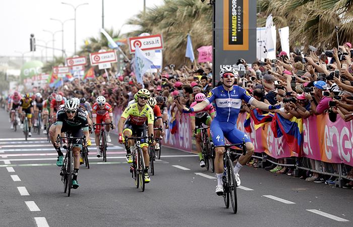 Giro de Italia: Elia Viviani gana la tercera etapa
