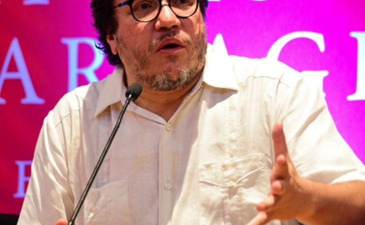 Santiago Gamboa, voz y pluma detrás de ‘Crónicas de la noche roja’