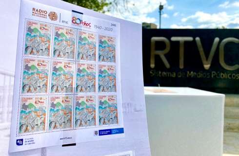 Homenaje para la Radio Nacional de Colombia en su cumpleaños 80 con estampilla de 4-72