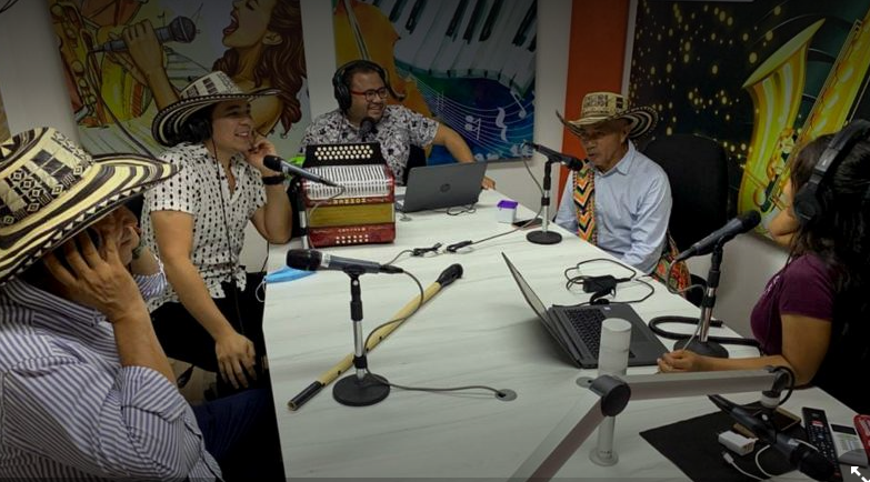 Emisoras de Paz: parlantes de pueblos que sufren la guerra