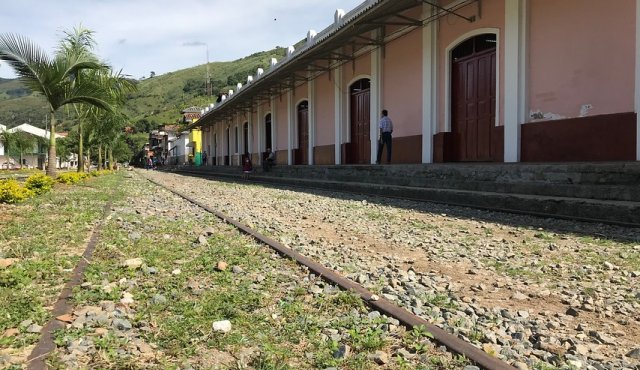 HISTORIA DEL PAÍS SE CUENTA SOBRE RIELES EN ESTE DOCUMENTAL