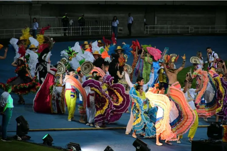 Se inauguran los Juegos con todas las delegaciones y presentaciones artísticas