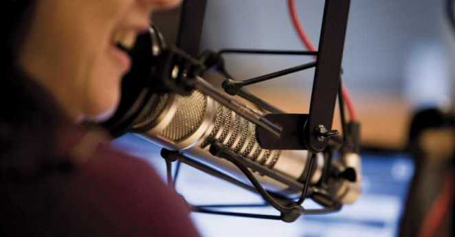 La radio rescata del olvido los pueblos azotados por la violencia en Colombia