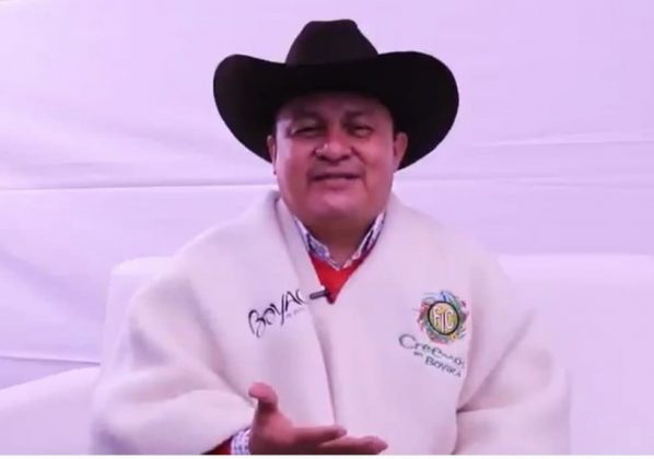 El llanero Walter Silva, con la ruana boyacense #Tolditos7días