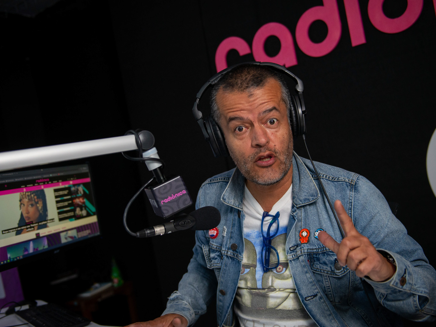 John Pinzón - Locutor y amante de la música   