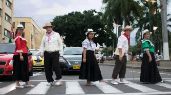 Nuestros compañeros de Radio Nacional también se vistieron de Colombia