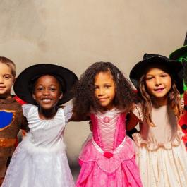beneficios de disfrazar a los niños en Halloween
