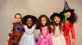 beneficios de disfrazar a los niños en Halloween