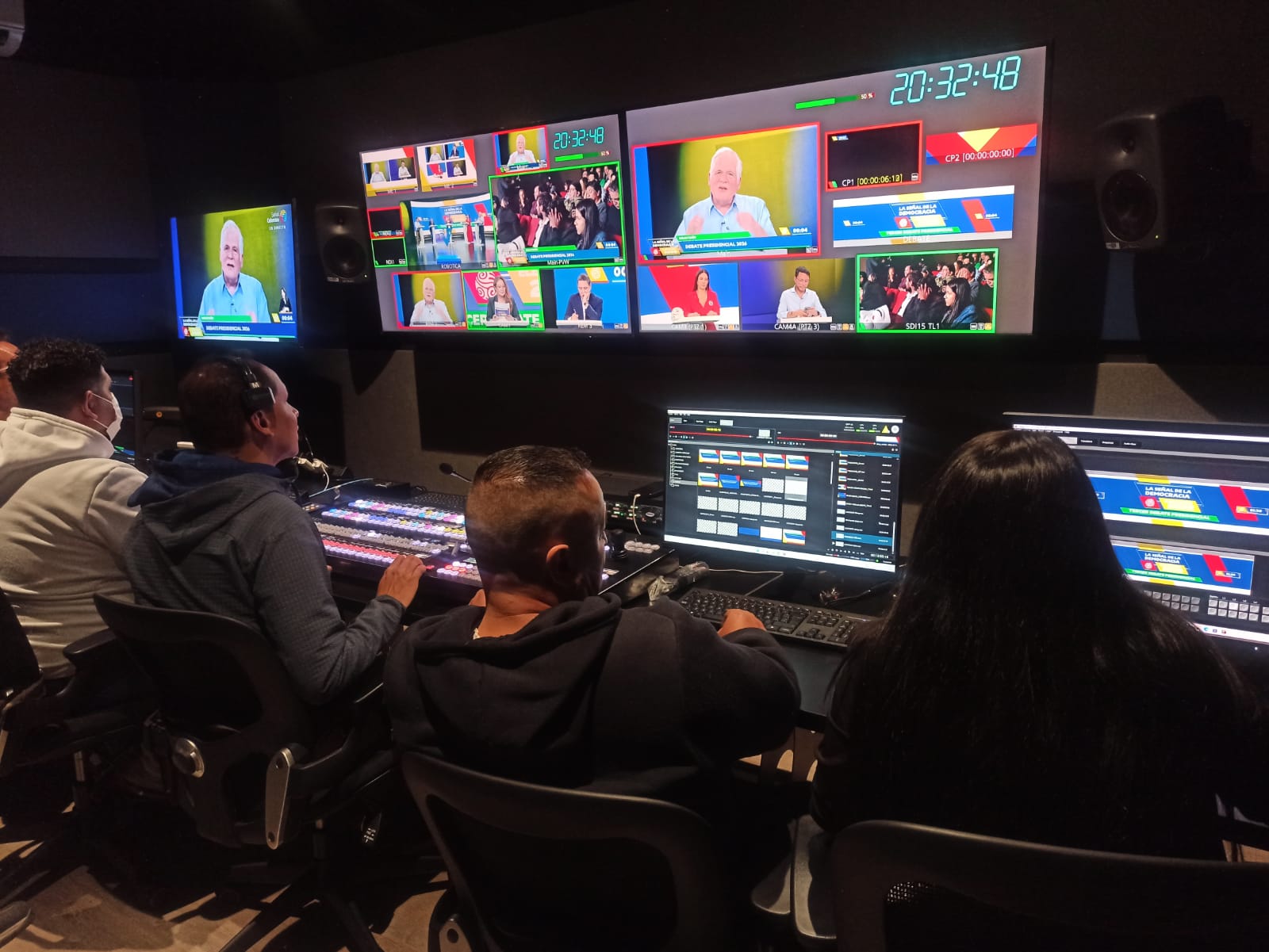 Con cuatro candidatos se realizó el tercer debate presidencial en Inravisión