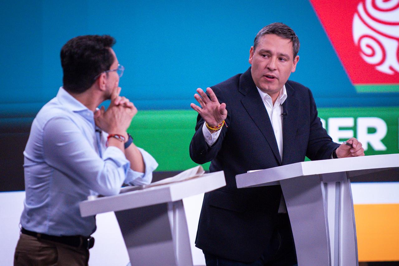 Con cuatro candidatos se realizó el tercer debate presidencial en Inravisión
