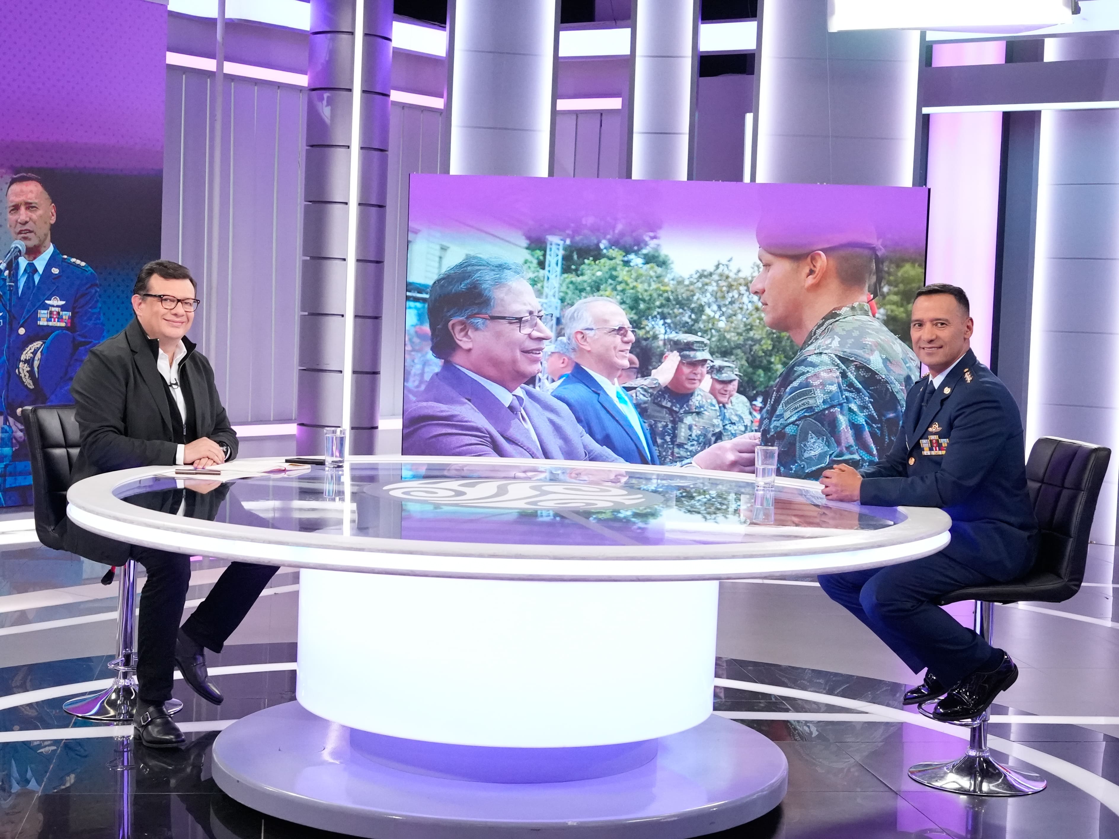 Mindefensa en Noches de Opinión con Hollman Morris