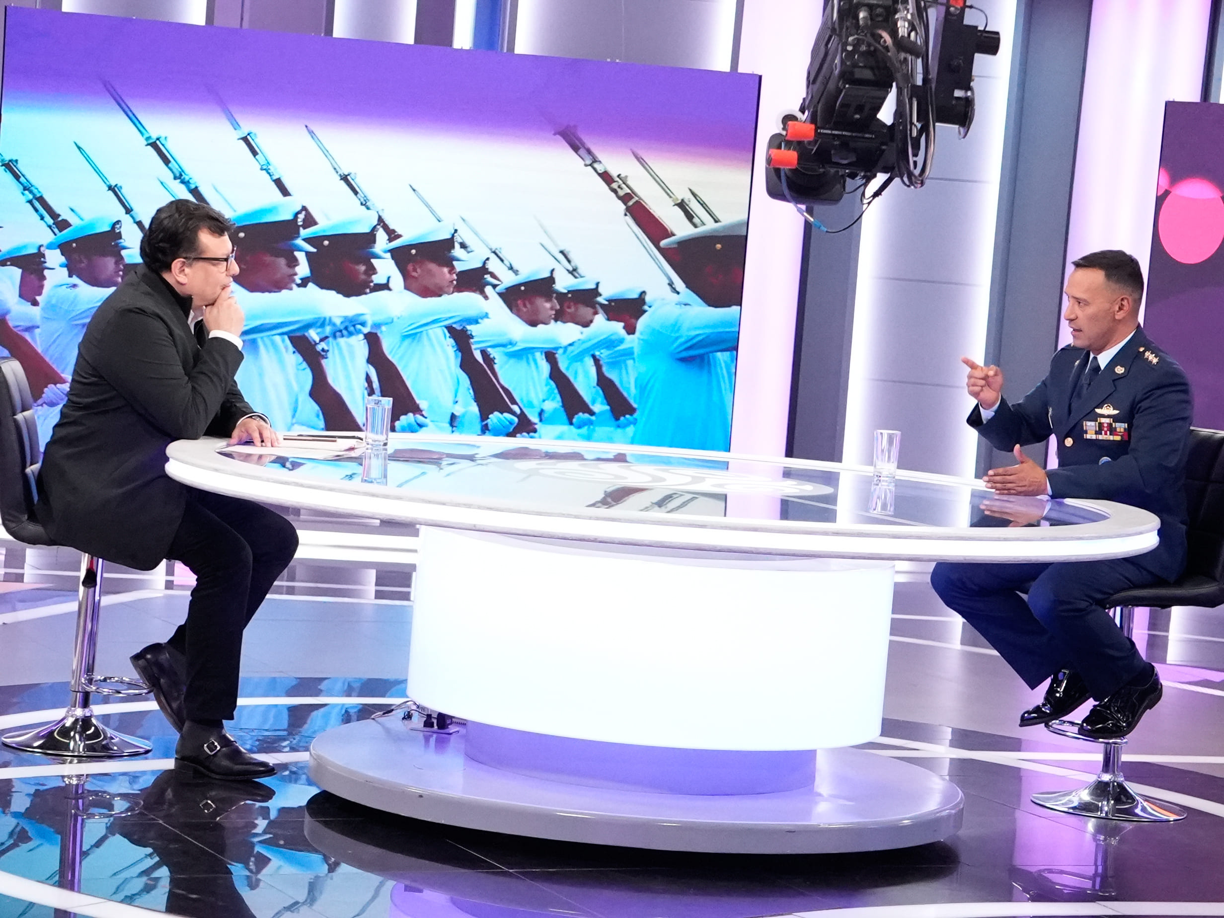 Mindefensa en Noches de Opinión con Hollman Morris