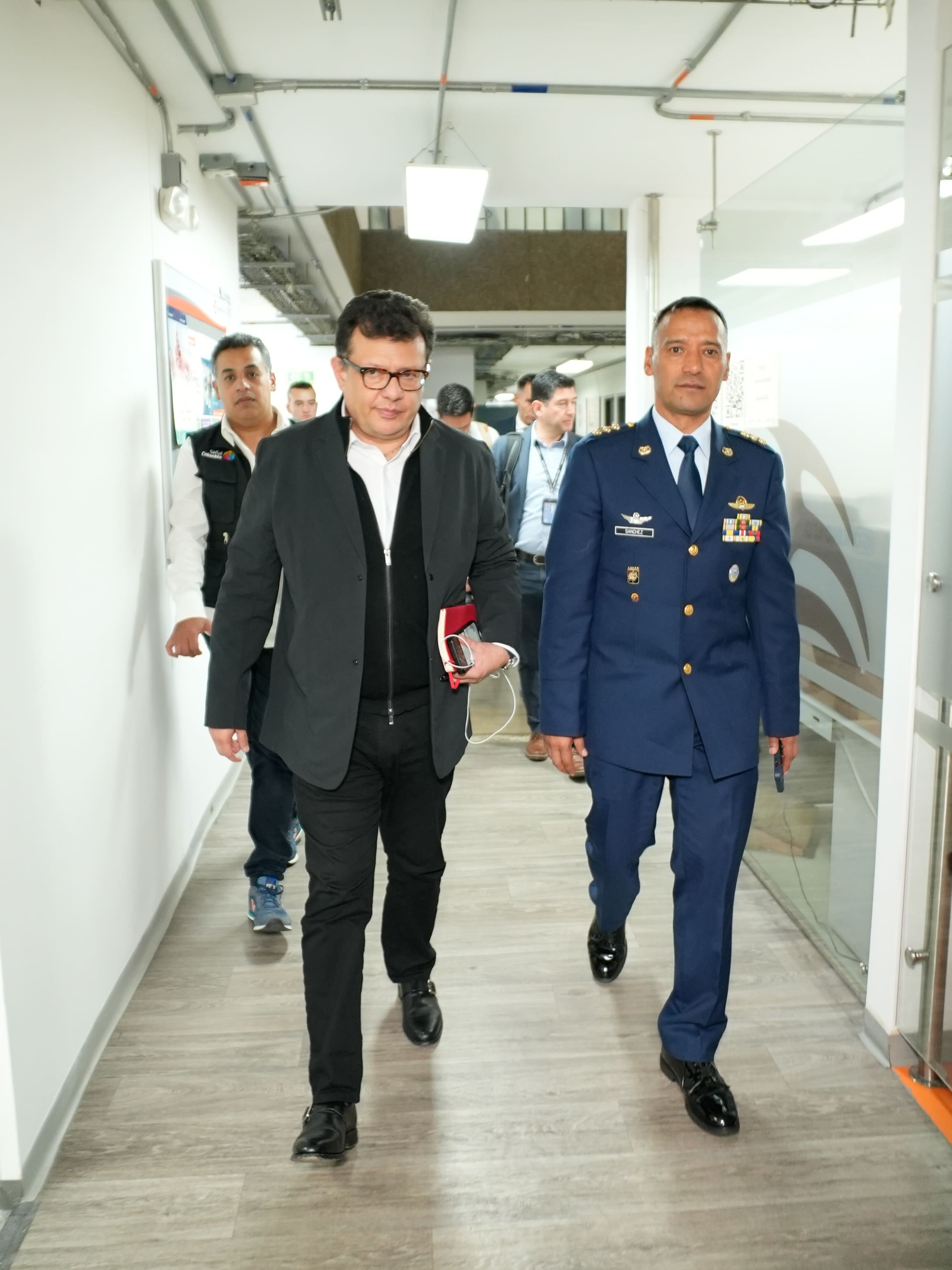 Mindefensa recorriendo RTVC